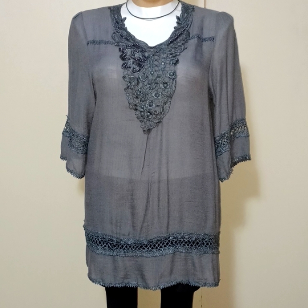 MAD style women top size medium in a beautiful gray with lots of lace bl…
